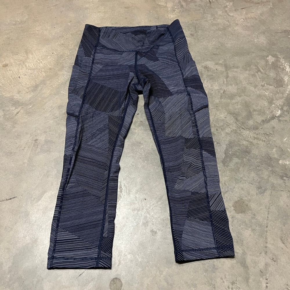 Lululemon Speed Up Crop Leggings Navy Geometric Linear Print Size 6 W6AK7S